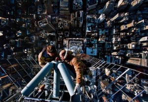 Fixing-the-antenna-at-1250-feet-on-top-of-the-Empire-State-Building-New-York.